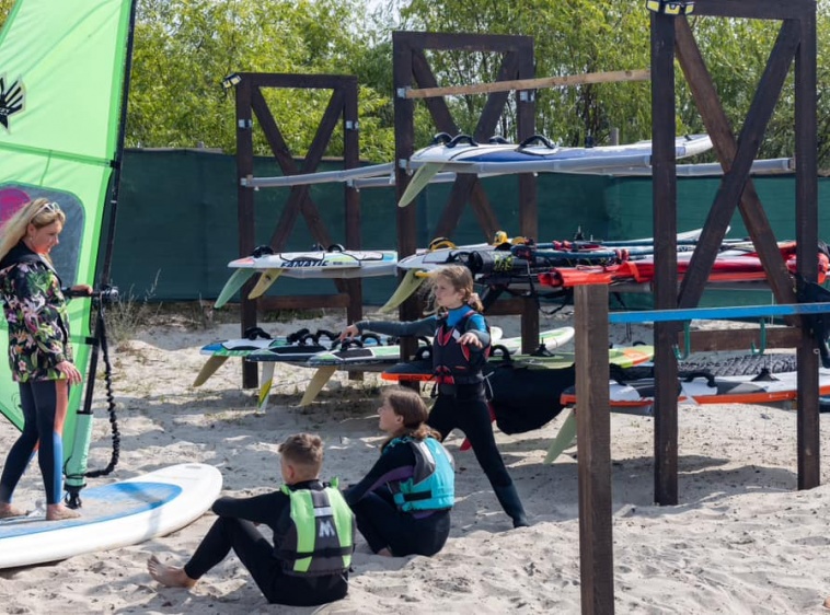 OBOZY WINDSURFINGOWE DLA DZIECI I MŁODZIEŻY