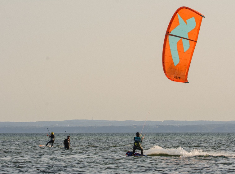 SurfSzkoła przy molo w Jastarni